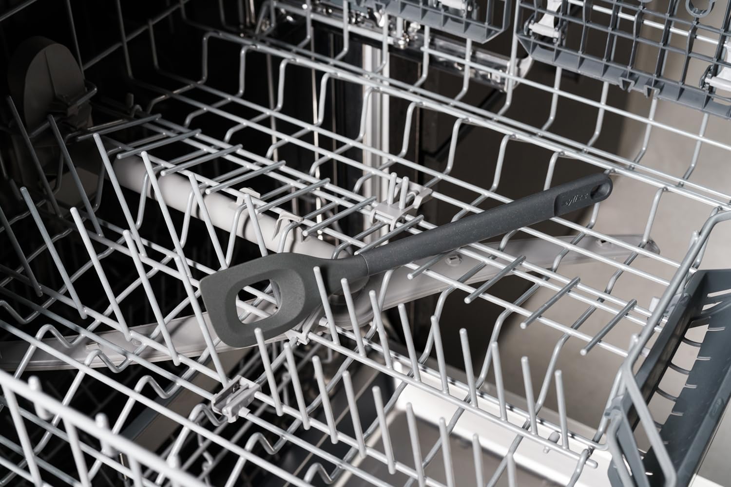 Zyliss Angled Mixing Spoon, Sustainable Wheatstraw/Nylon, Angled MIxing Spoon for Cooking and Serving with Heat Resistant Silicone Head, Beluga Grey, 11.6" x 2.2", Dishwasher Safe, 5 Year Guarantee - Image 8