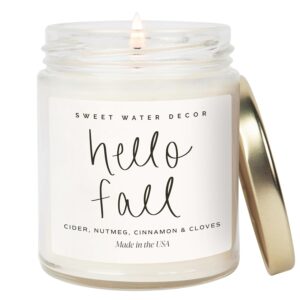 Sweet Water Decor Hello Fall Candle – Cinnamon Apples & Clove Autumn Fall Scented Candle for Home Decor – 100% Cotton Wick Soy Wax Candles with 40 Hour Burn Time – Made in The USA – 9oz Clear Jar
